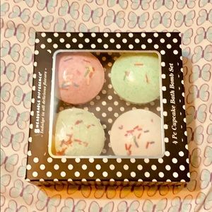 4 Pc Cupcake Bath Bomb Set